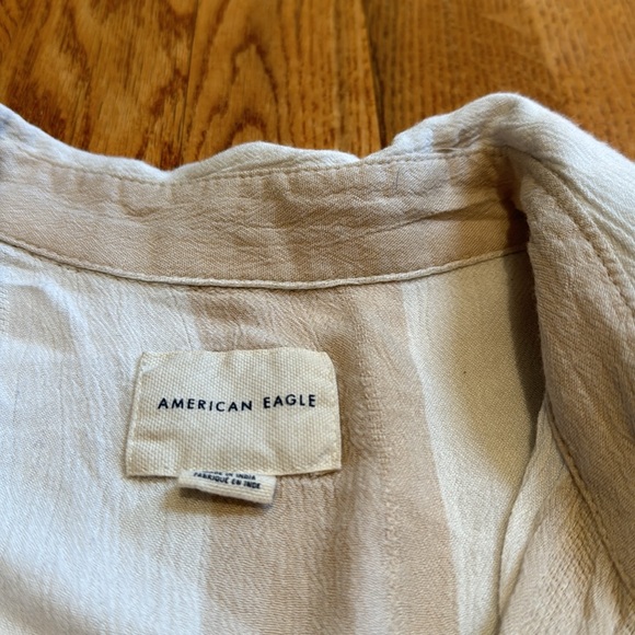 American Eagle 100% viscose tan and white stripe button down size xs - Picture 2 of 4
